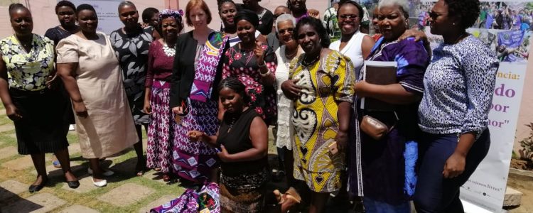 Alta comissaria do Canada visita Fórum Mulher pela primeira vez